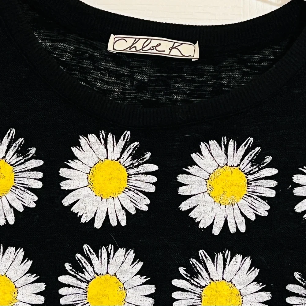 Chloe K Daisy Rayon Long Sleeve Small White Yellow Daisies Sweater Crop Top - Picture 5 of 10